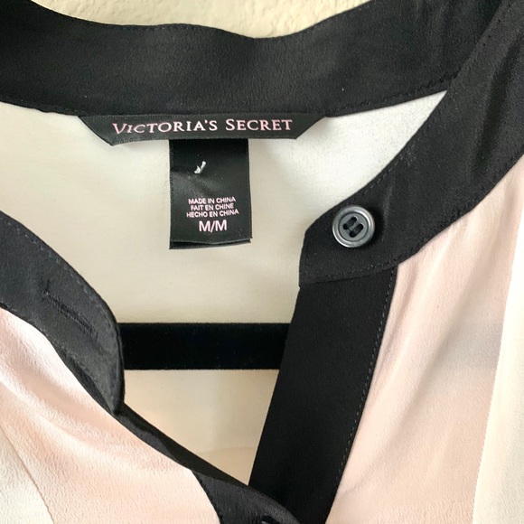 Victoria’s Secret Silk Button Down Shirt Sz -M NWT - Picture 2 of 4